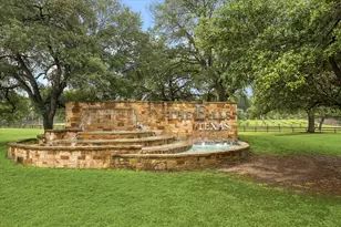 514 Pinehurst Dr, New Ulm, TX 78950 - Photo 2
