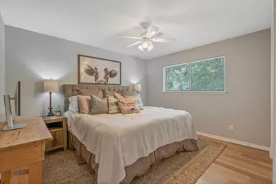 2828 S Logrun Circle, The Woodlands, TX 77380 - Photo 18