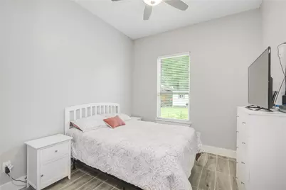 11707 Barwood Bend Drive, Houston, TX 77065 - Photo 22