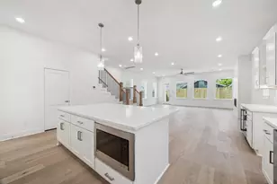 1321 Alexander St, Houston, TX 77008 - Photo 8