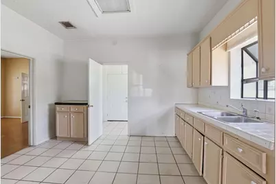 6803 Donlen Street, Houston, TX 77022 - Photo 10