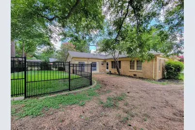 1502 S Market Street, Brenham, TX 77833 - Photo 24