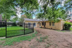 1502 S Market St, Brenham, TX 77833 - Photo 24