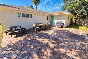 1112 32nd St, Galveston, TX 77550 - Photo 12