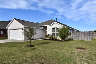 18226 Willow Edge Dr, Tomball, TX 77375 - Photo 1