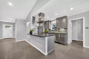 5938 Claridge Dr, Houston, TX 77096 - Photo 8