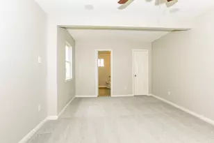 6015 Glenhurst Dr, Houston, TX 77033 - Photo 6