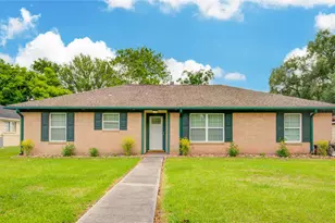 1461 Camellia Dr, Sweeny, TX 77480 - Photo 2