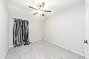 17919 Banbury Green Ln, Cypress, TX 77429 - Photo 20