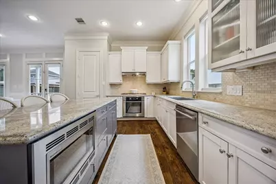 1223 Welch Street, Houston, TX 77006 - Photo 12