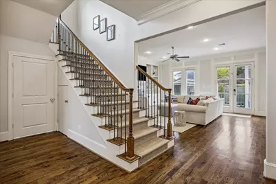 1223 Welch Street, Houston, TX 77006 - Photo 8