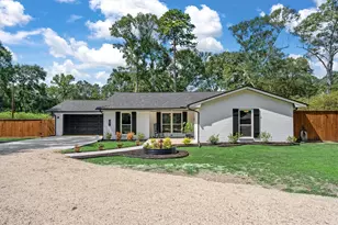 351 Linnwood Dr N, New Caney, TX 77357 - Photo 2