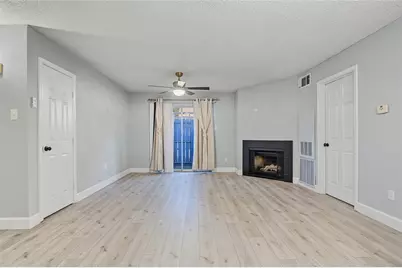 10001 Westpark Drive #69, Houston, TX 77042 - Photo 6