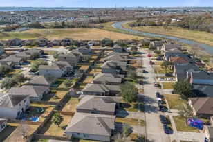 830 Paradise Rd, Baytown, TX 77521 - Photo 32