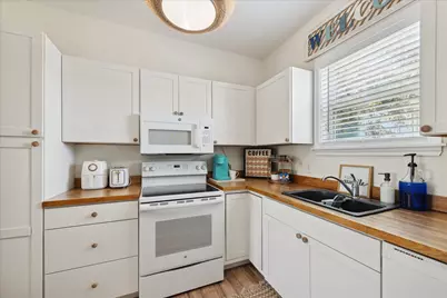 1213 55th Street, Galveston, TX 77551 - Photo 4