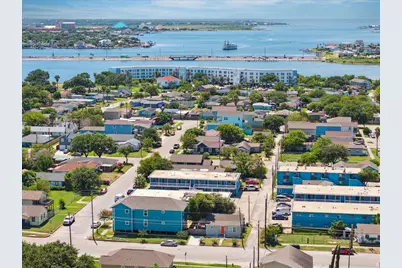 1213 55th Street, Galveston, TX 77551 - Photo 6