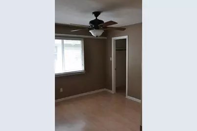 5 W Broken Oak Court, The Woodlands, TX 77381 - Photo 8