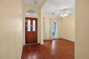 12530 Meadowglen Dr, Meadows Place, TX 77477 - Photo 4