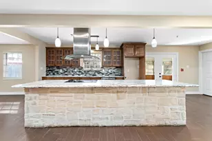 5755 Sul Ross Ln, Beaumont, TX 77706 - Photo 12