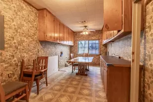 409 W Buffalo Street St, Caldwell, TX 77836 - Photo 20