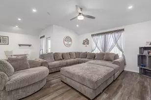 933 Neches Ln, Dayton, TX 77535 - Photo 16