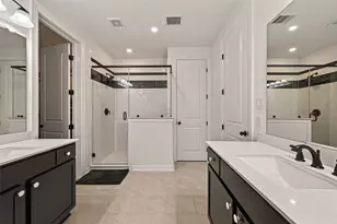 27 W Oaks Dr, Houston, TX 77058 - Photo 22