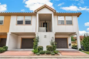 27 W Oaks Dr, Houston, TX 77058 - Photo 2