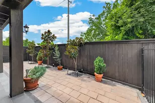 27 W Oaks Dr, Houston, TX 77058 - Photo 26