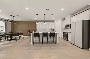27 W Oaks Dr, Houston, TX 77058 - Photo 14