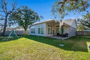 322 Wellshire Dr, West Columbia, TX 77486 - Photo 18