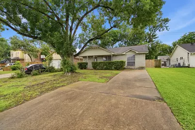 3015 Lightstar Drive, Houston, TX 77045 - Photo 1