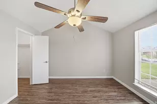 3015 Lightstar Dr, Houston, TX 77045 - Photo 16