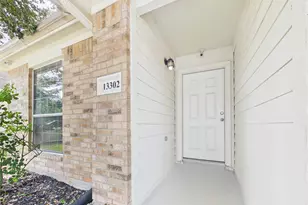 13302 Dennis Way Ln, Houston, TX 77044 - Photo 2