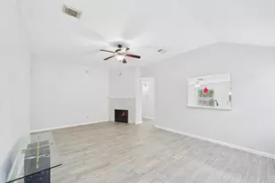 13302 Dennis Way Ln, Houston, TX 77044 - Photo 12