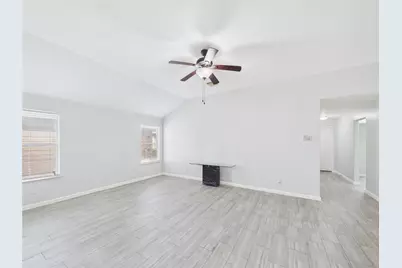 13302 Dennis Way Lane, Houston, TX 77044 - Photo 14