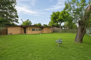 2119 Counter Point Dr, Houston, TX 77055 - Photo 8