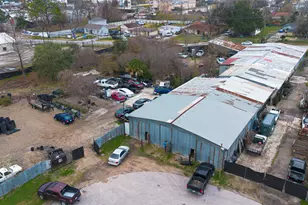 521 Blue Bell Rd, Houston, TX 77037 - Photo 2