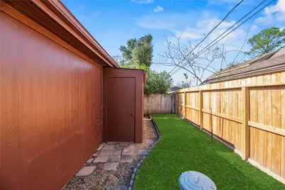 8510 Braes Meadow Drive, Houston, TX 77071 - Photo 36