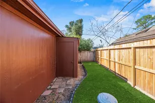 8510 Braes Meadow Dr, Houston, TX 77071 - Photo 36