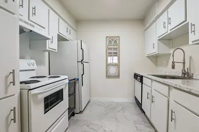 855 Augusta Drive #27, Houston, TX 77057 - Photo 8