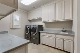 1010 Nantucket Dr, Houston, TX 77057 - Photo 36