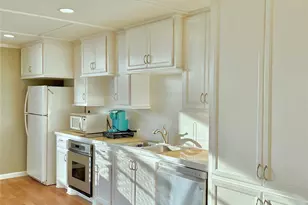 927 27th St, San Leon, TX 77539 - Photo 4