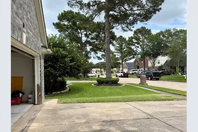 6431 Diamond Rock Drive, Katy, TX 77449 - Photo 10