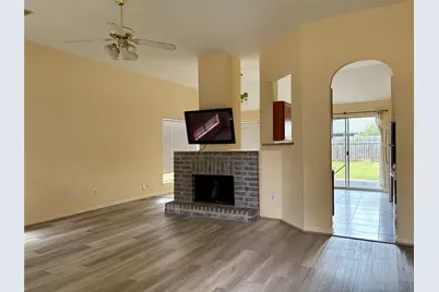 6431 Diamond Rock Drive, Katy, TX 77449 - Photo 2