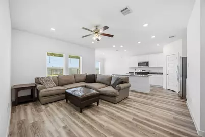 9522 Wall Street, Texas City, TX 77591 - Photo 6