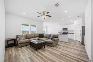 9522 Wall St, Texas City, TX 77591 - Photo 6