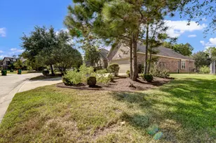 39 S Pinto Point Cir, Spring, TX 77389 - Photo 4