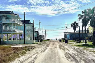 110 Ocean Ave, Surfside Beach, TX 77541 - Photo 26