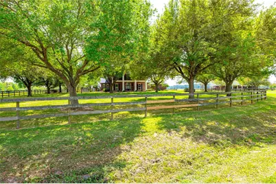 8211 Deats Lane, Dickinson, TX 77539 - Photo 16