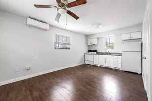1711 Fourcade St, Houston, TX 77023 - Photo 2